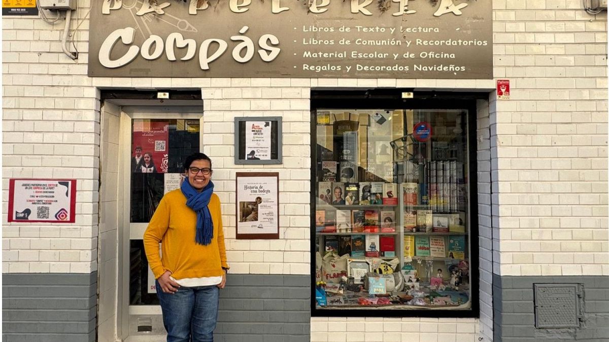 Un relevo con alma de barrio: la nueva propietaria de Compás continúa la tradición de un comercio histórico del Cabanyal