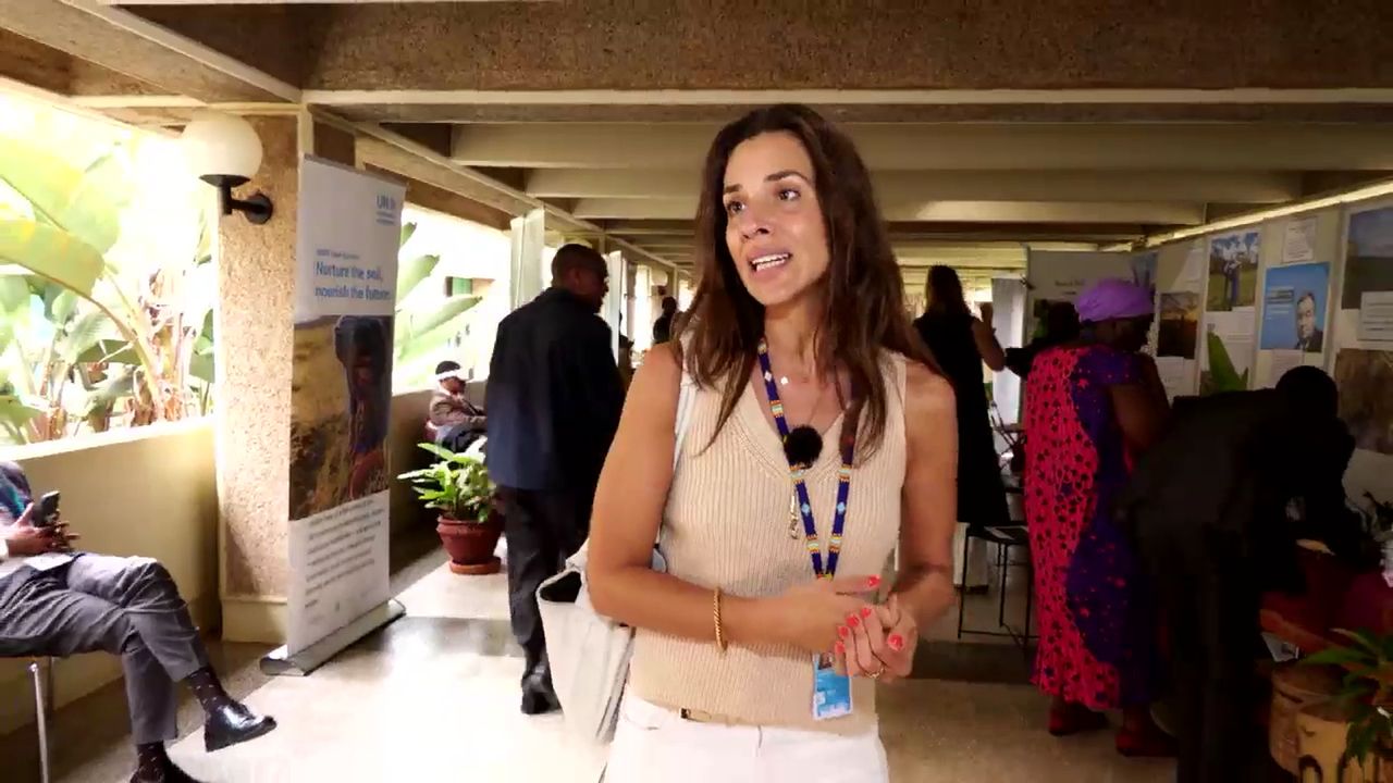 Helena, en el programa d'À Punt 'Valencians al món' Helena, en el programa d'À Punt 'Valencians al món'