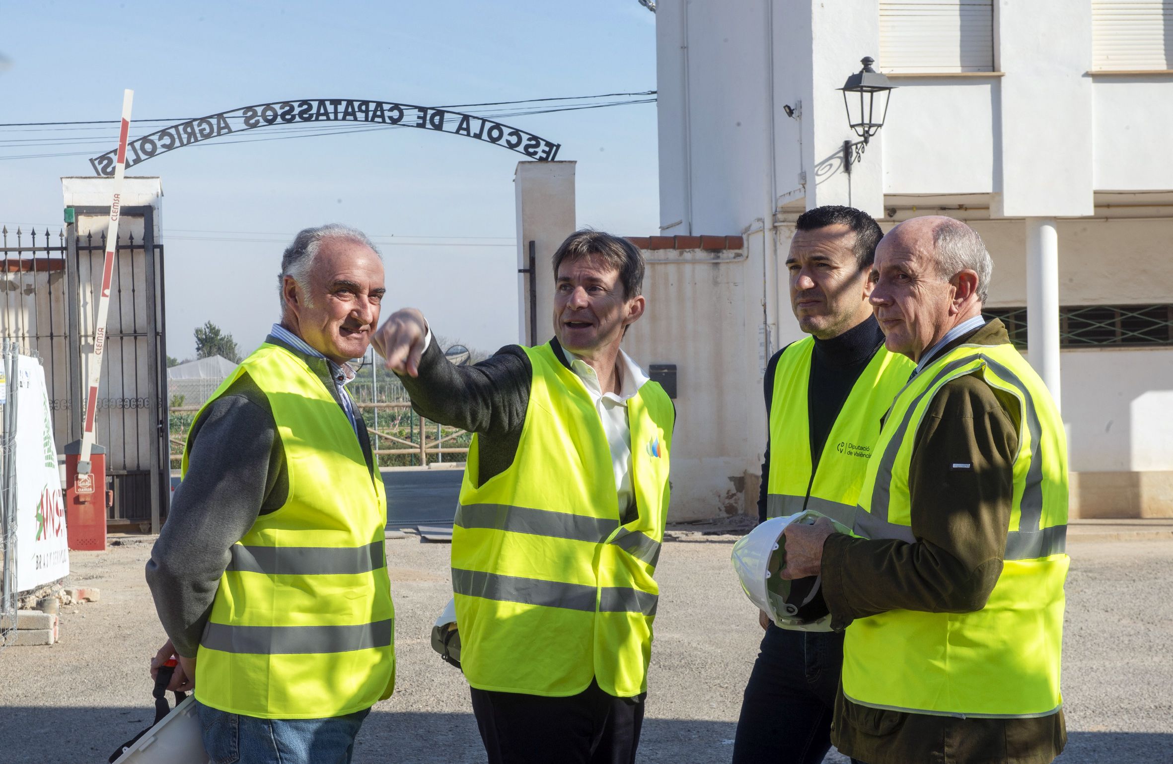 Visita institucional a les obres de l'Escola Capatassos Catarroja - Abulaila Visita institucional a les obres de l'Escola Capatassos Catarroja - Abulaila