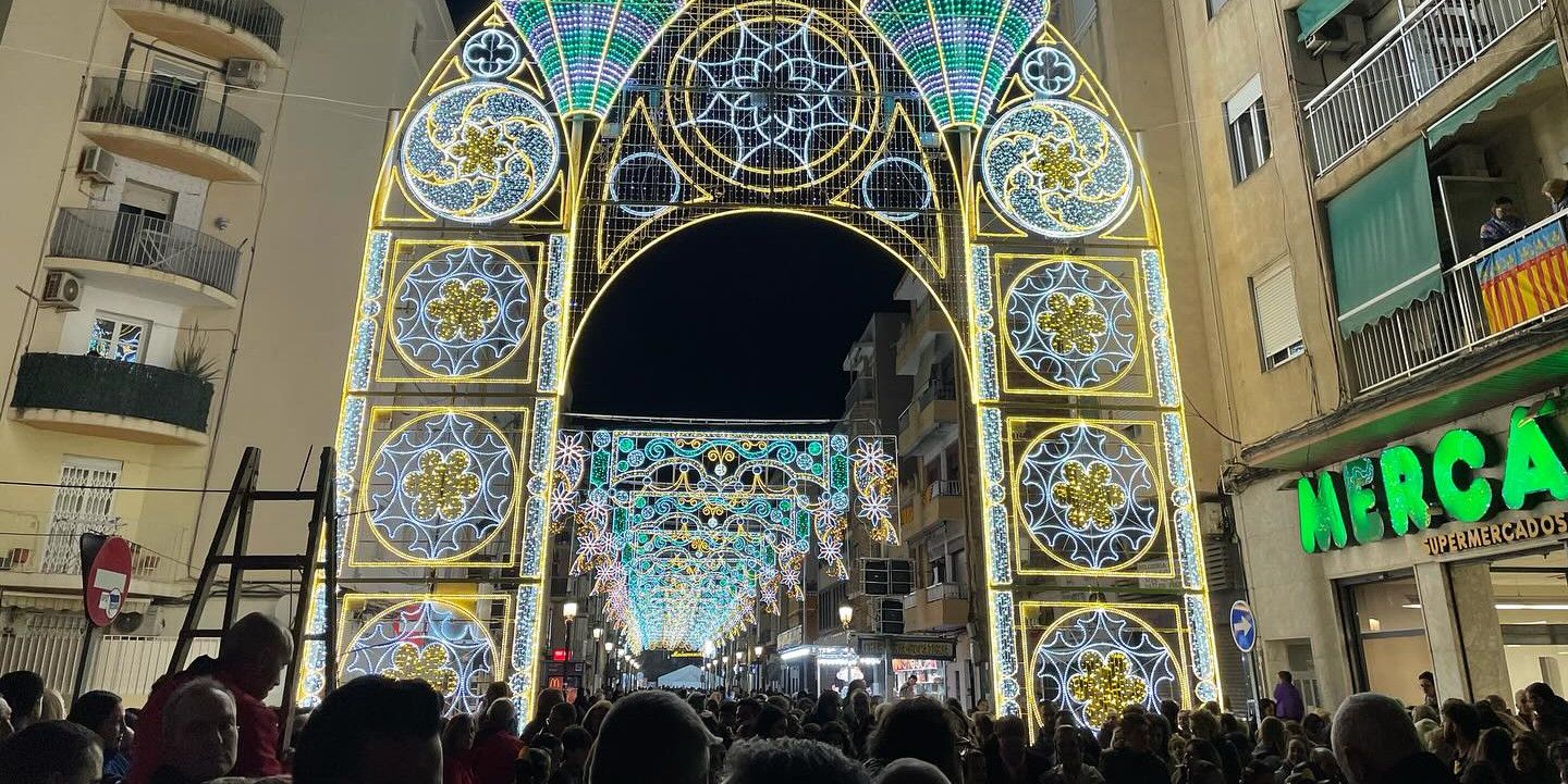 Espectacle de llums de les Falles de València / Foto: Facebook Falla Malvarrosa