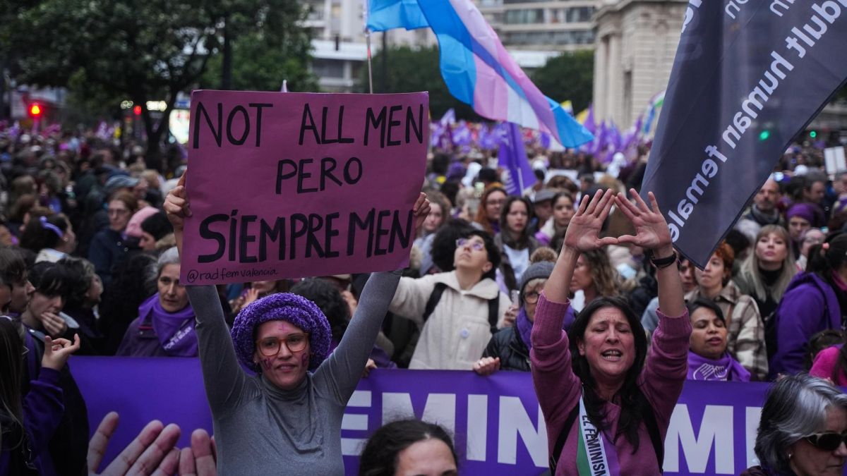 El feminismo toma las calles de Valencia este 8M frente a los ...