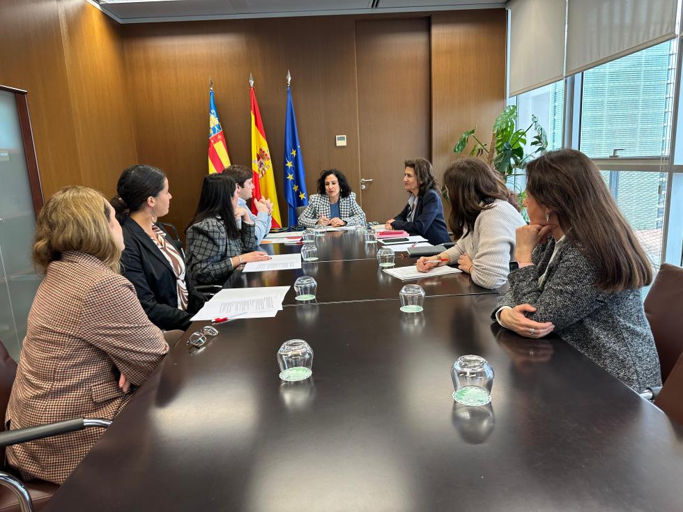 260307 SSOCIALES Foto1 EALBALAT Reuni%C3%B3n Familias Monoparentales