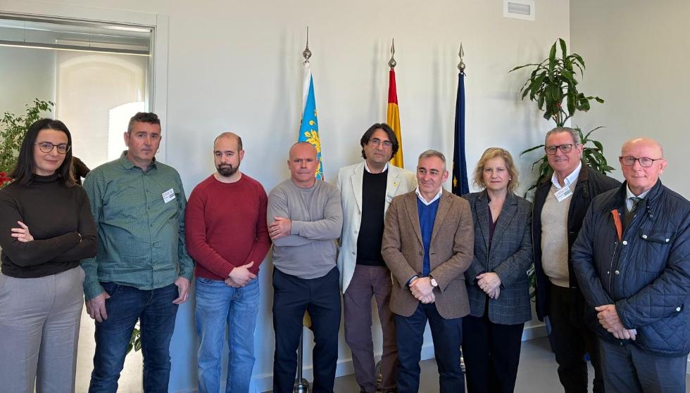 Pla per a ajudar als agricultors davant riuades. Pla per a ajudar als agricultors davant riuades.