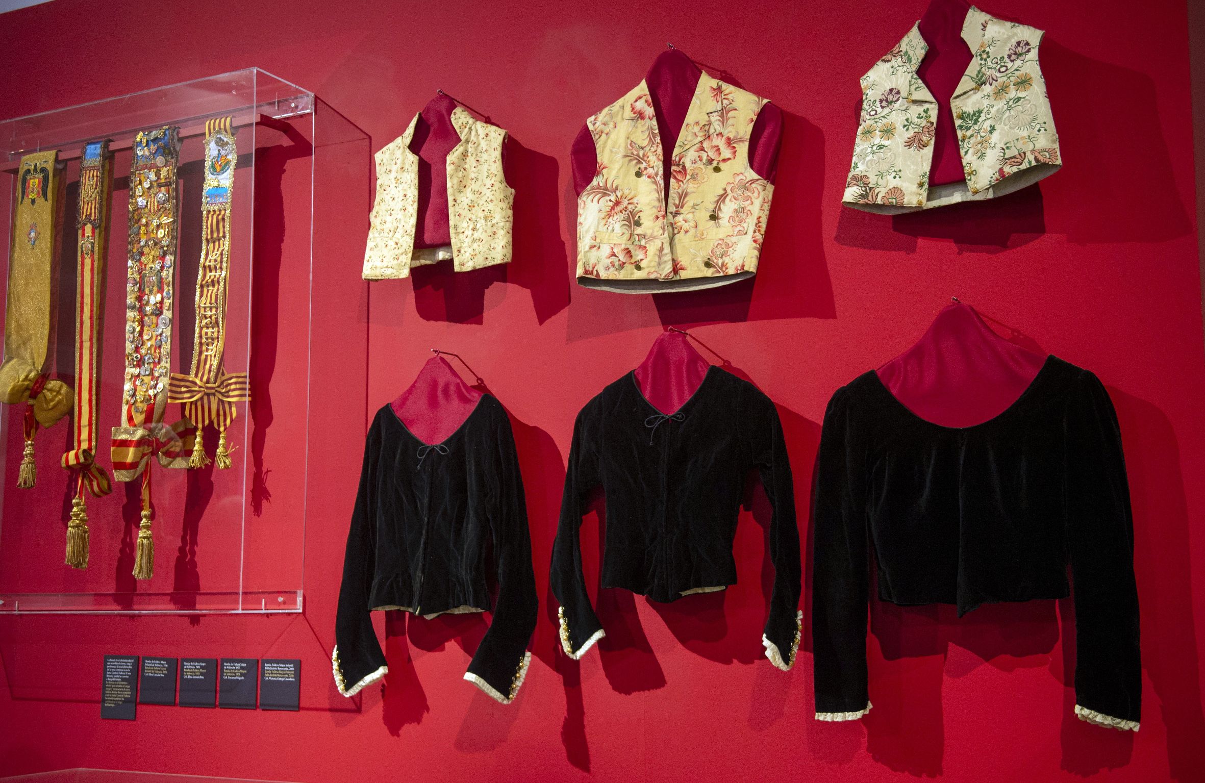 Indumentària fallera, nova exposició. Indumentària fallera, nova exposició.