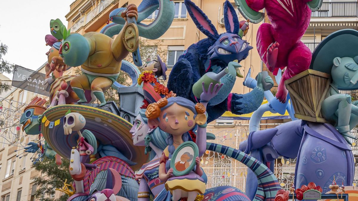 Falla Cuba - Literato Azorín 2026 / Foto: Xisco Navarro Falla Cuba - Literato Azorín 2026 / Foto: Xisco Navarro