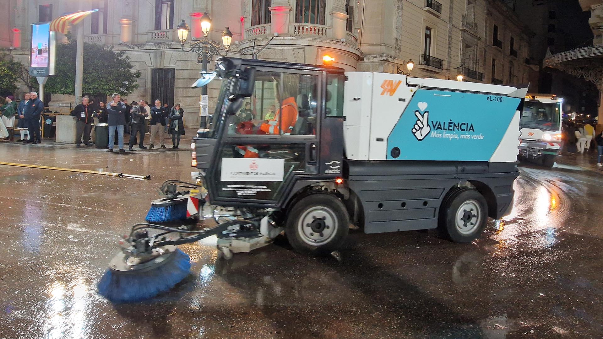 Servicio de limpieza en fallas.