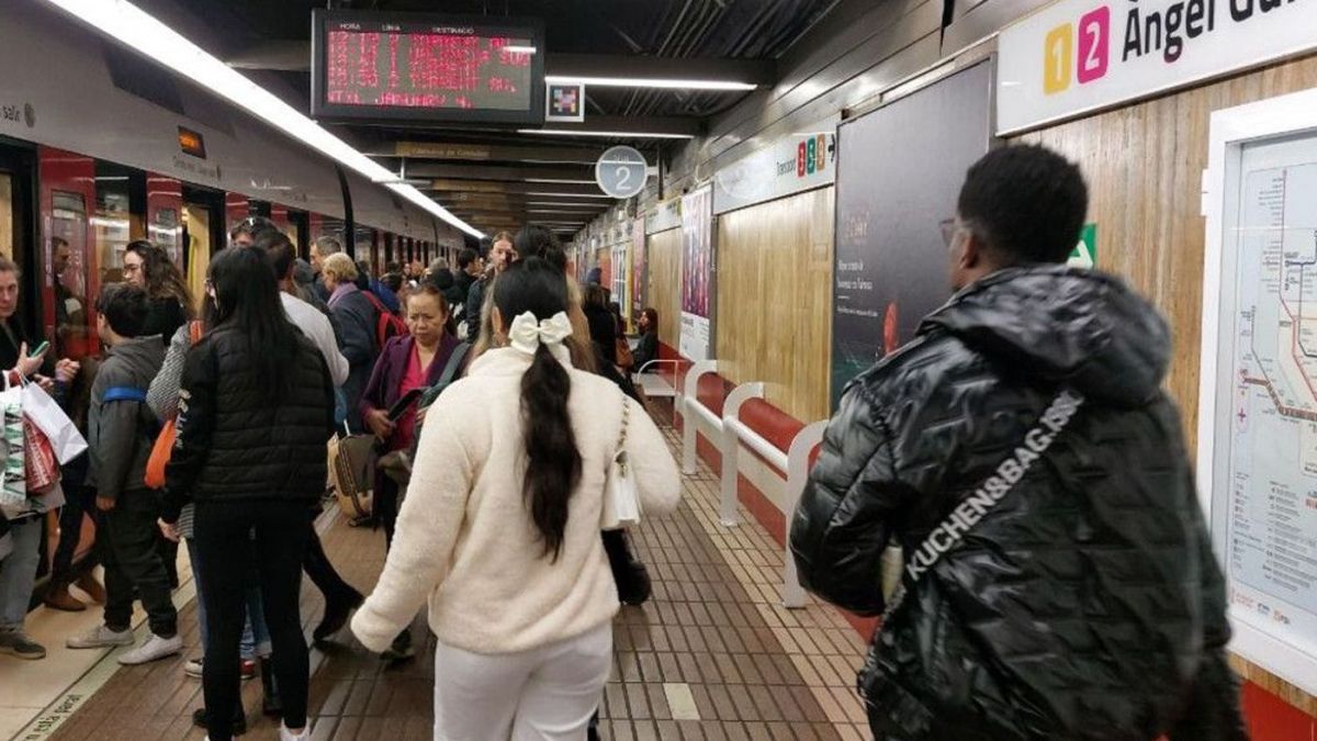 Estación de Metrovalencia durante la huelga de metro