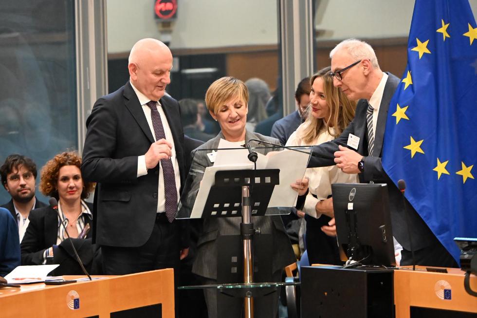 Cano+ +Sector+cer%C3%A1mico+3