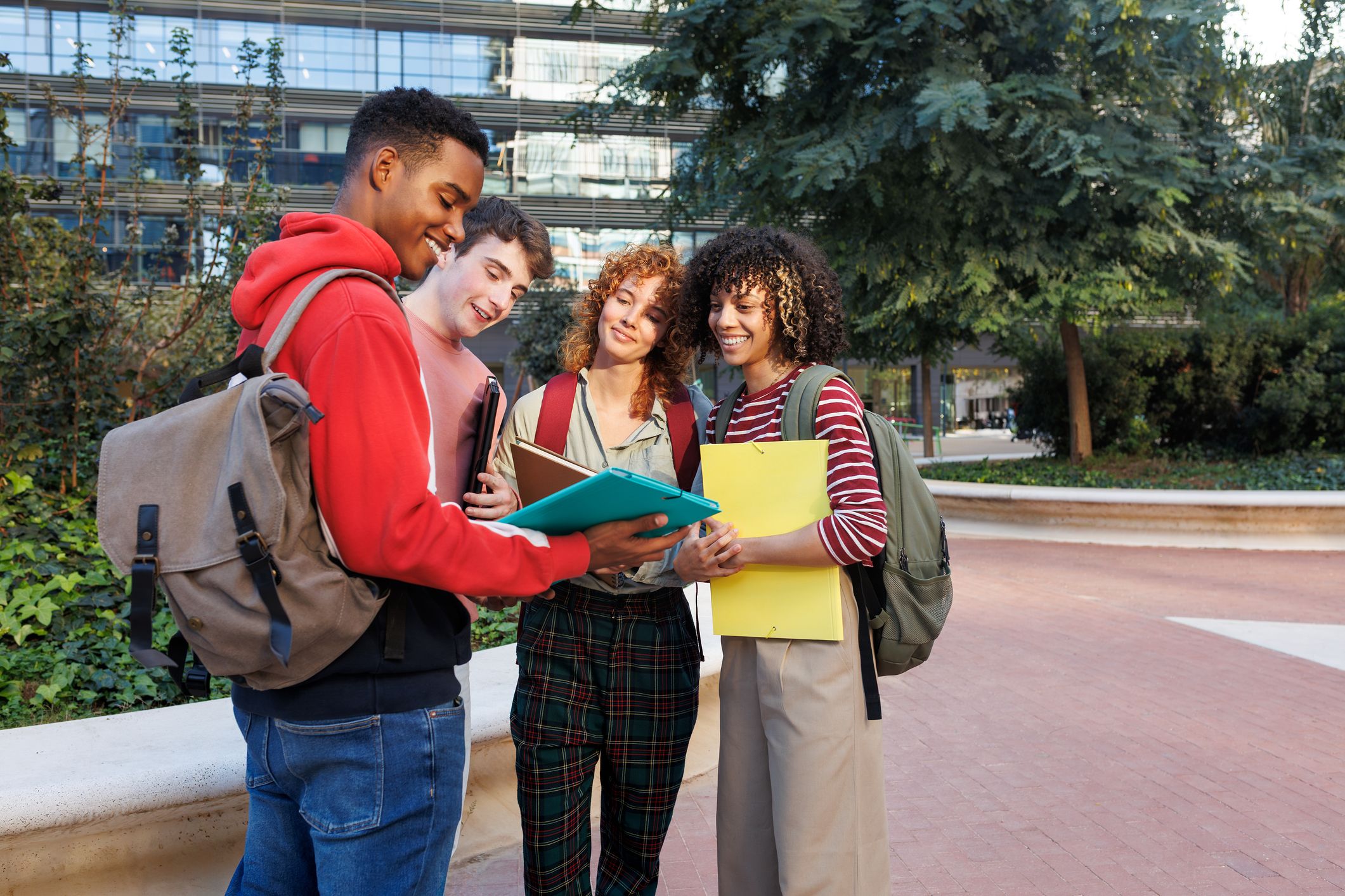 Jóvenes universitarios