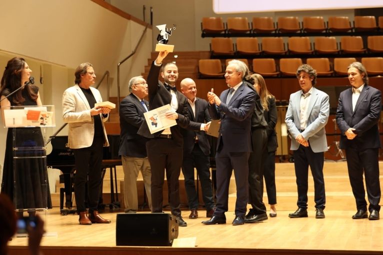 Ajudes a bandes de música Ajudes a bandes de música