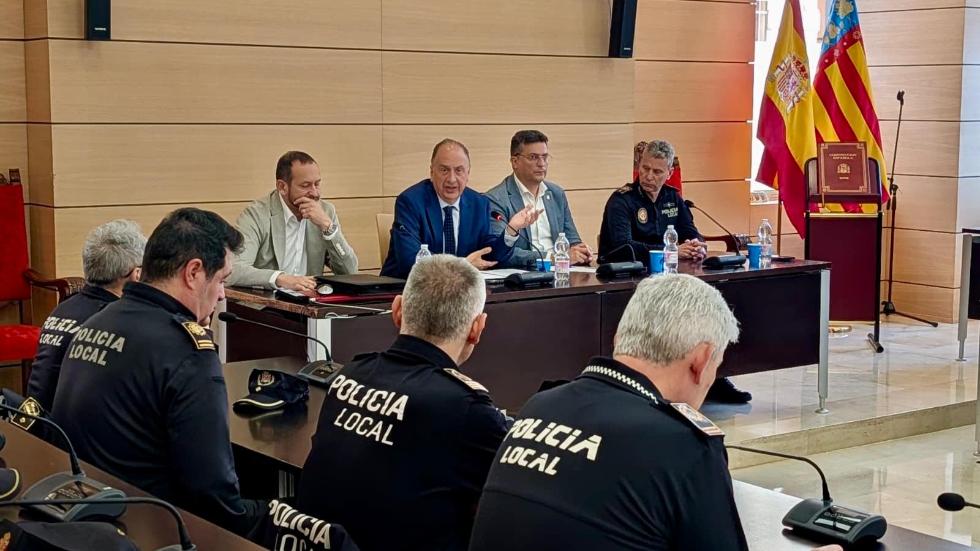 260414 EMER Foto1 JCValderrama policia local Horta Sud