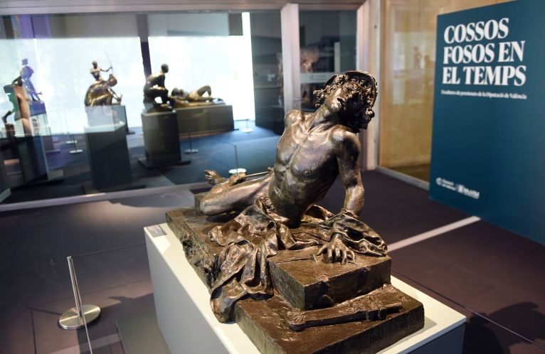 1 Exposicion   Cossos fosoos en el temps  en MuVIM foto Abulaila1