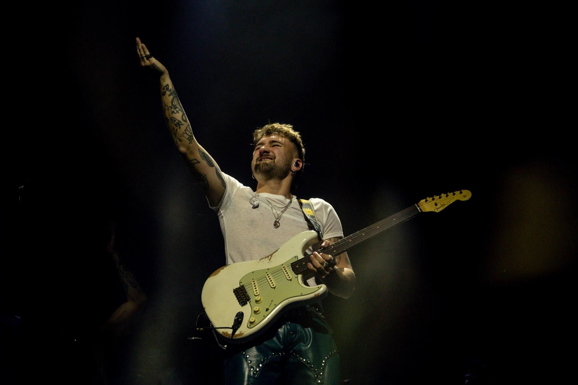 El cantante Dani Fernández actúa durante un concierto en imagen de archivo - Ricardo Rubio / Europa Press 