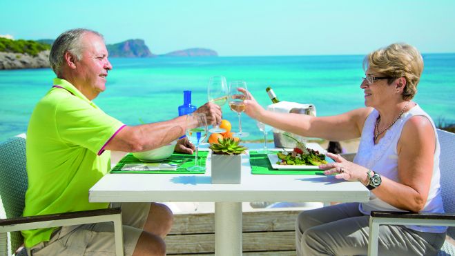 Restaurante junto al mar