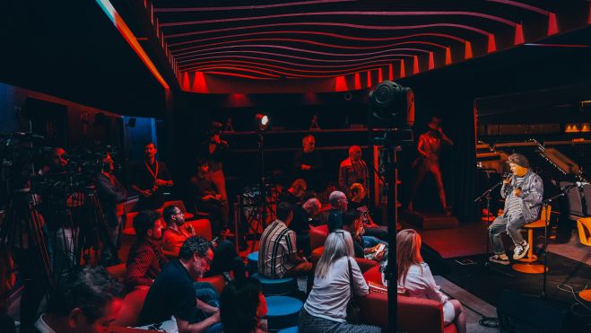 Presentación del single Seguridad Social en Roig Arena