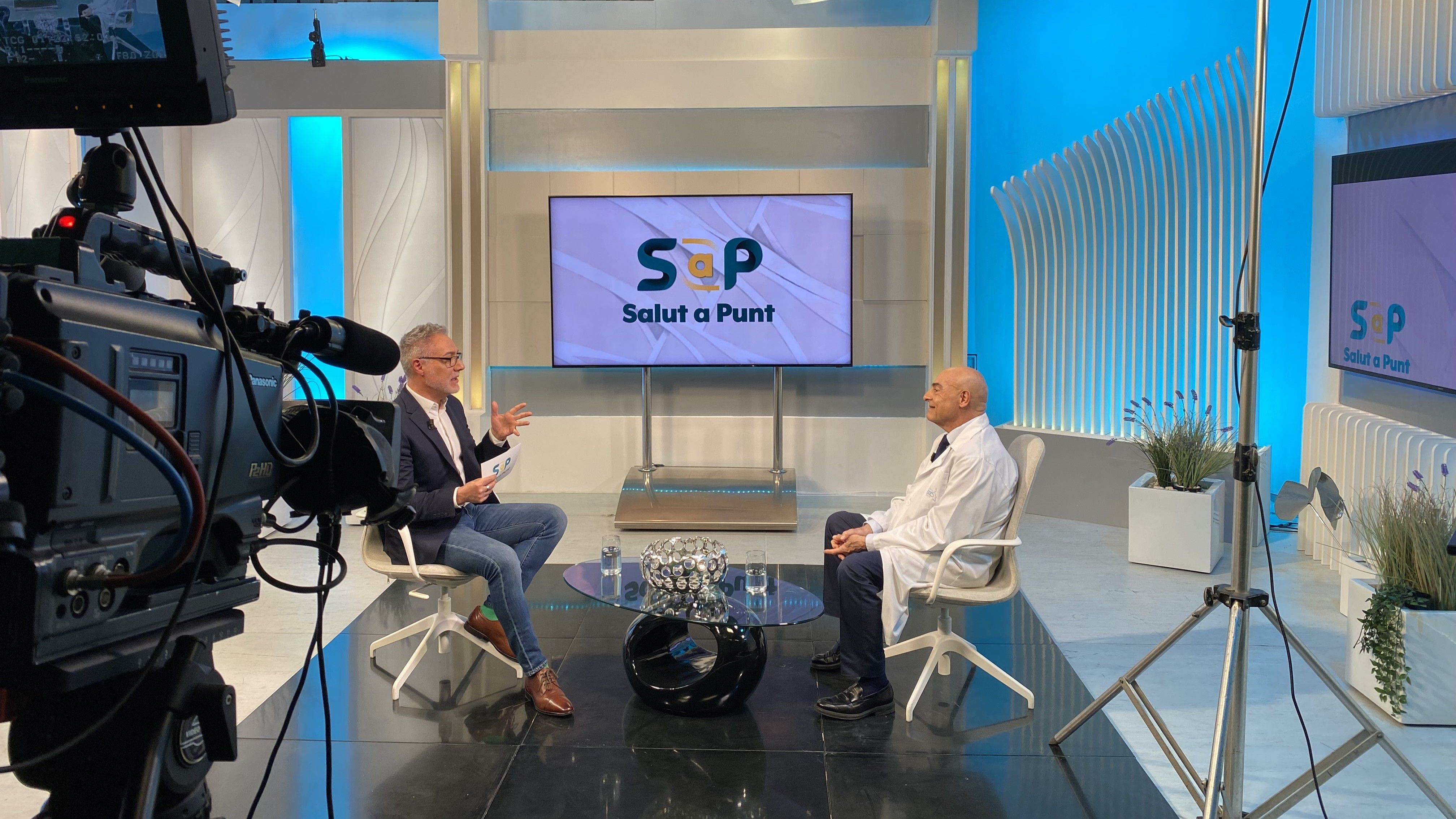 Josep Ànge l Ponsoda, presentador de 'Salut a punt', entrevista al doctor José Serres