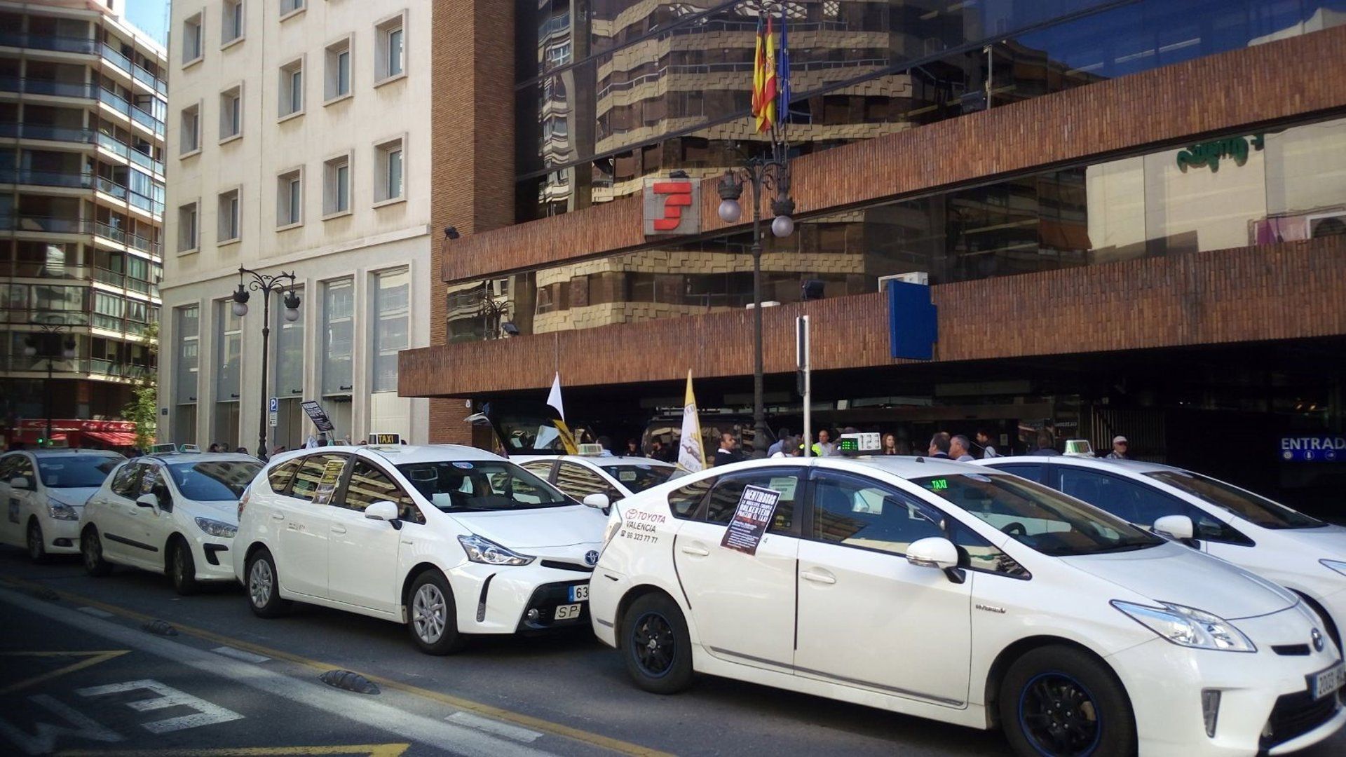 Concentración de taxis en Valencia - Europa Press