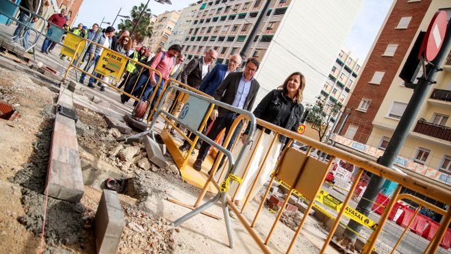 La alcaldesa María José Catalá visita las obras de Pérez Galdós