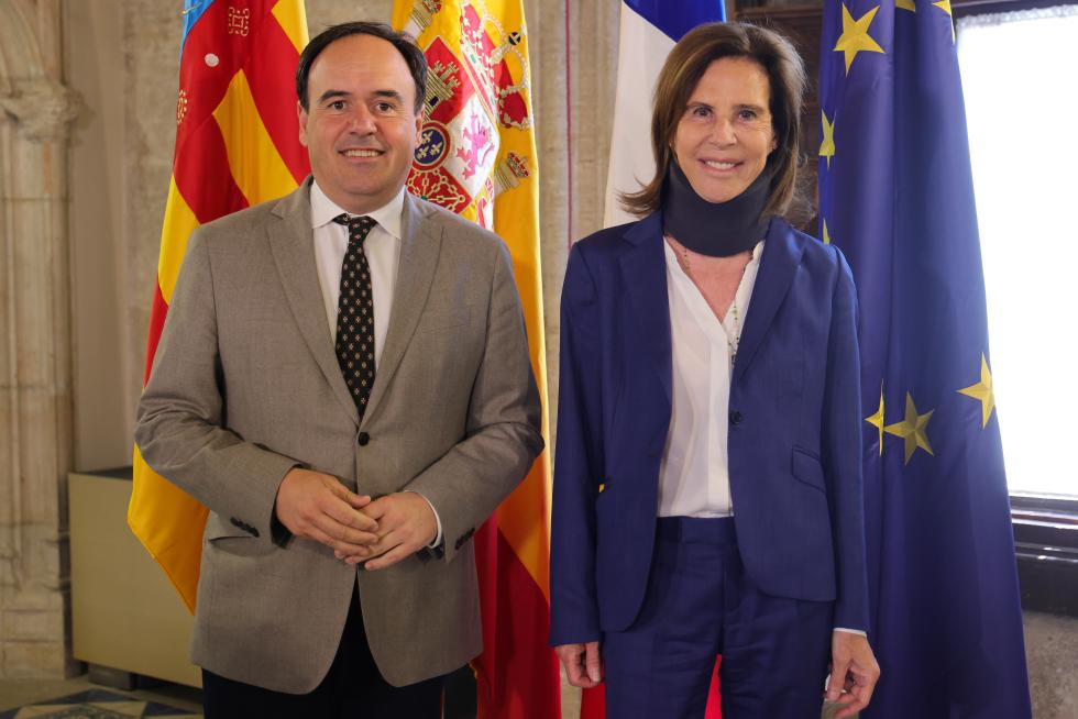 GVA REUNION+PRESIDENT+CON+EMBAJADORA+FRANCESA 04