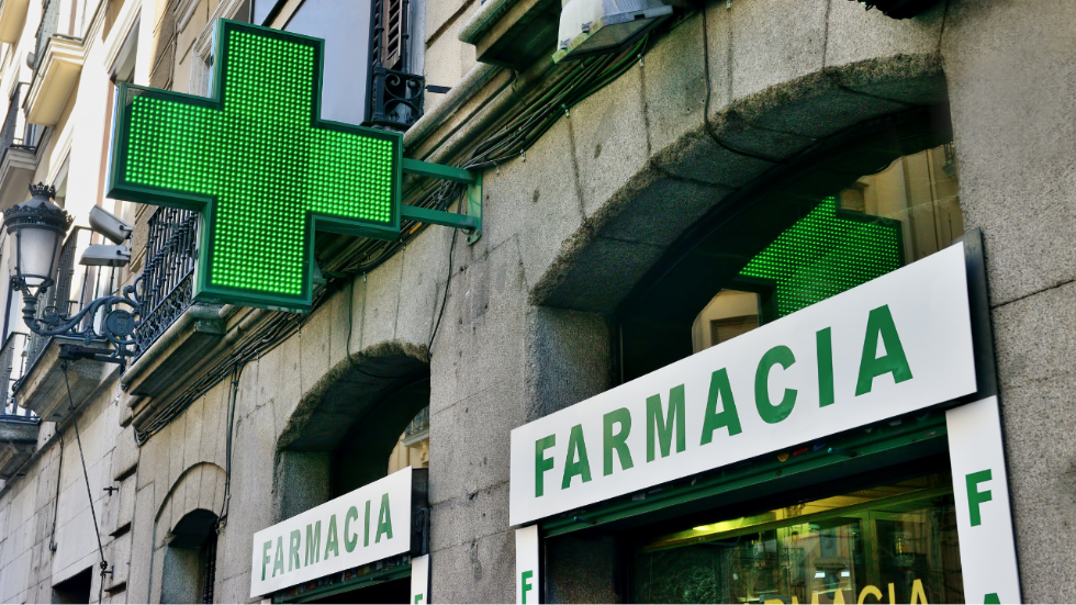 Fachada de una farmacia Fachada de una farmacia