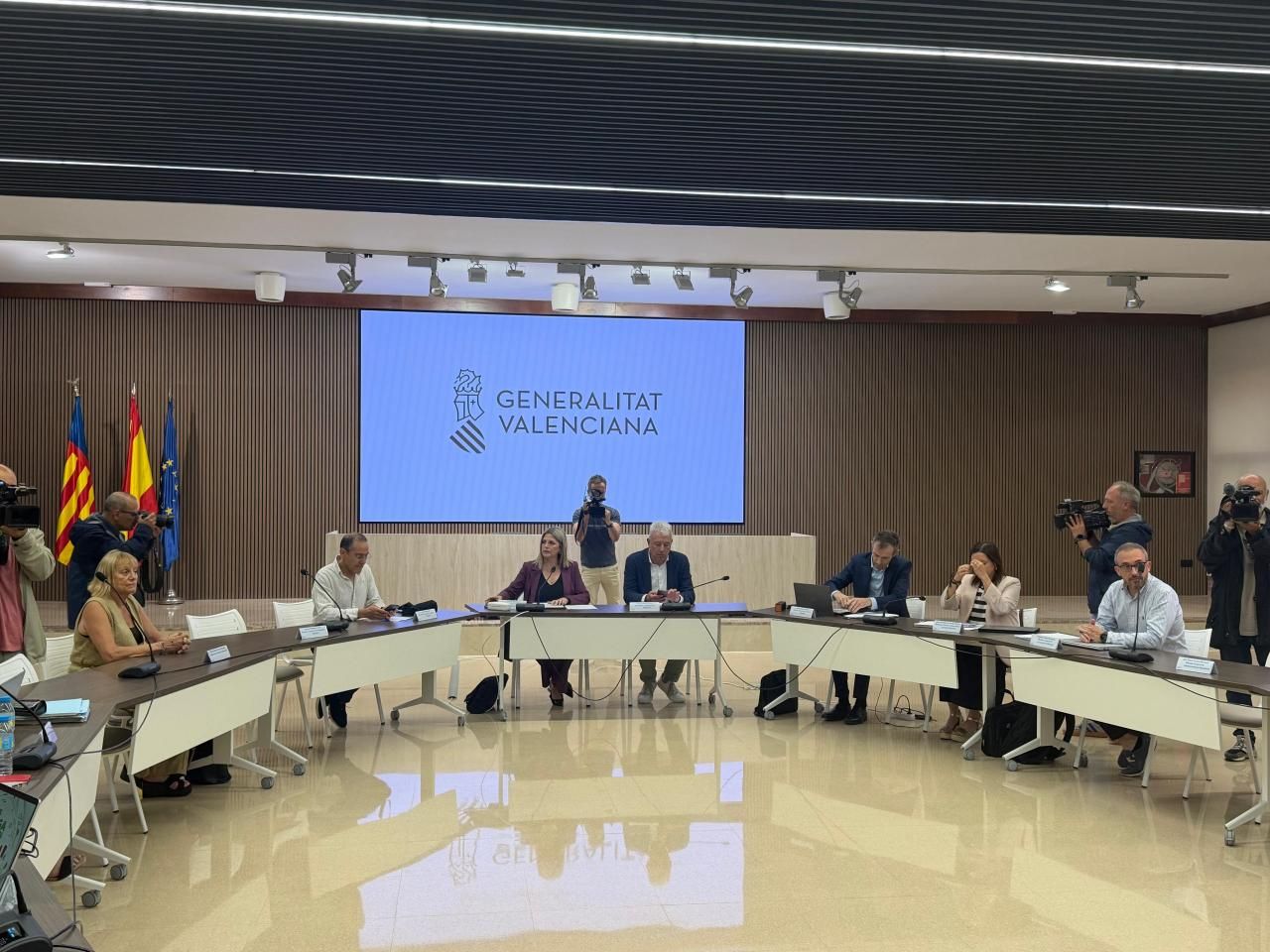 Nueva reunión de Conselleria y Sindicatos