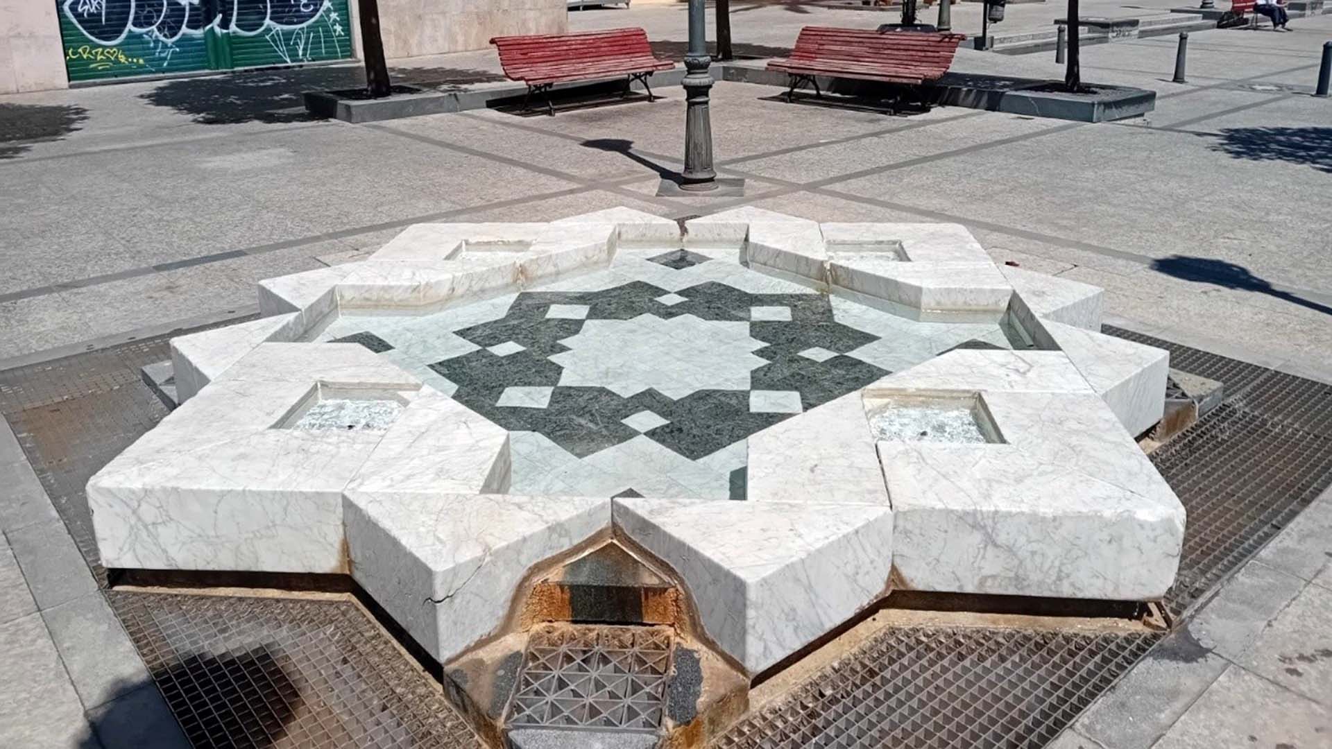 Font de la Plaça Nàpols Font de la Plaça Nàpols