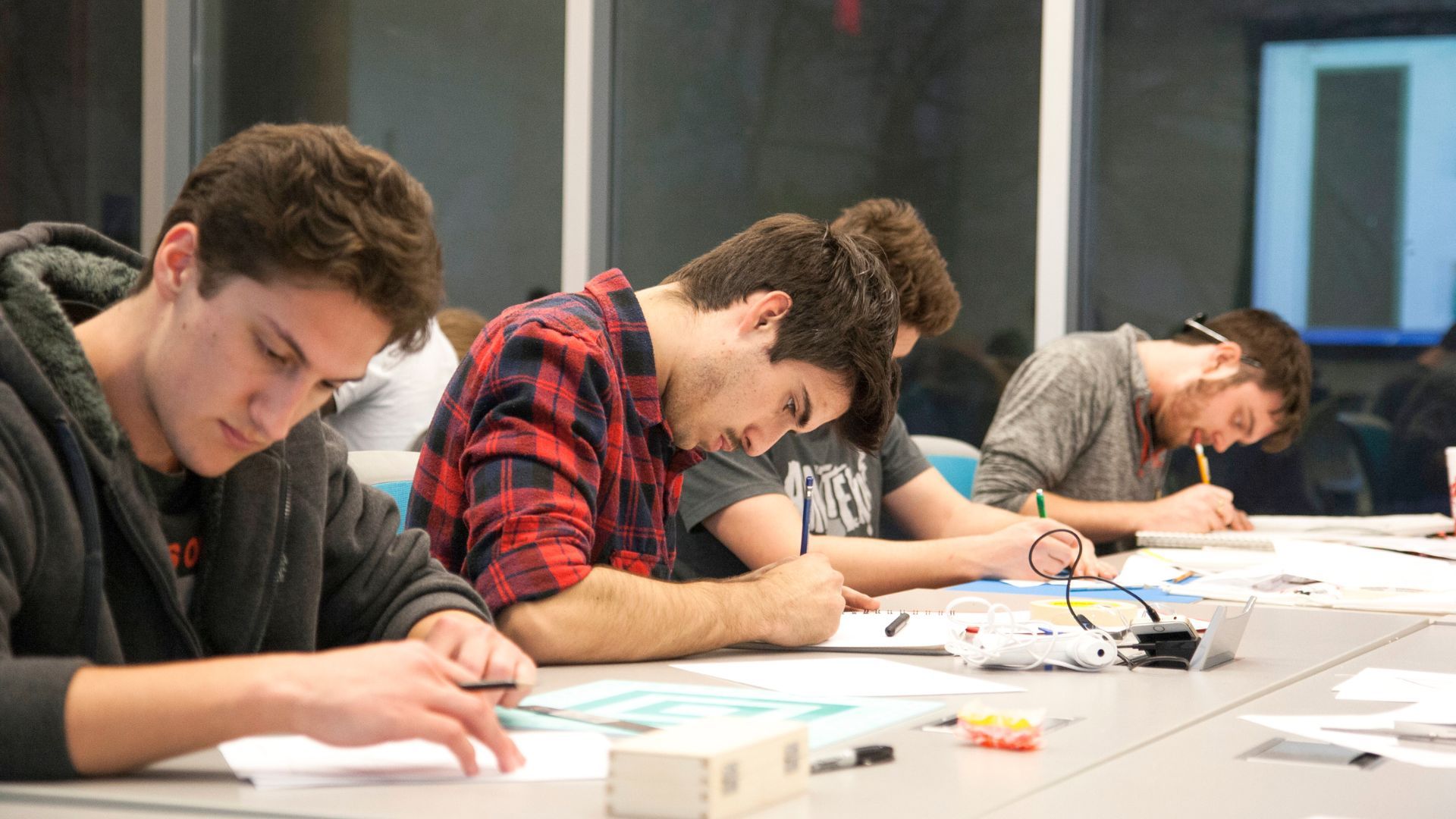 Associació Iniciatives Solidàries
