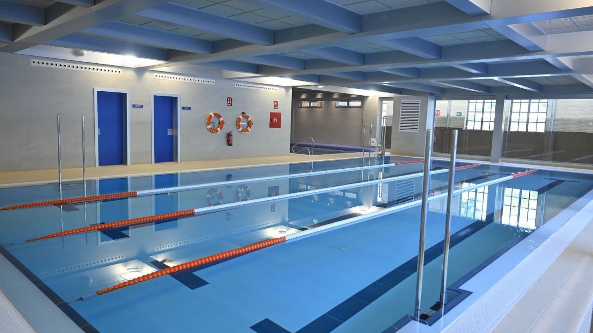 Piscina del nuevo polideportivo del Parc Central Piscina del nuevo polideportivo del Parc Central