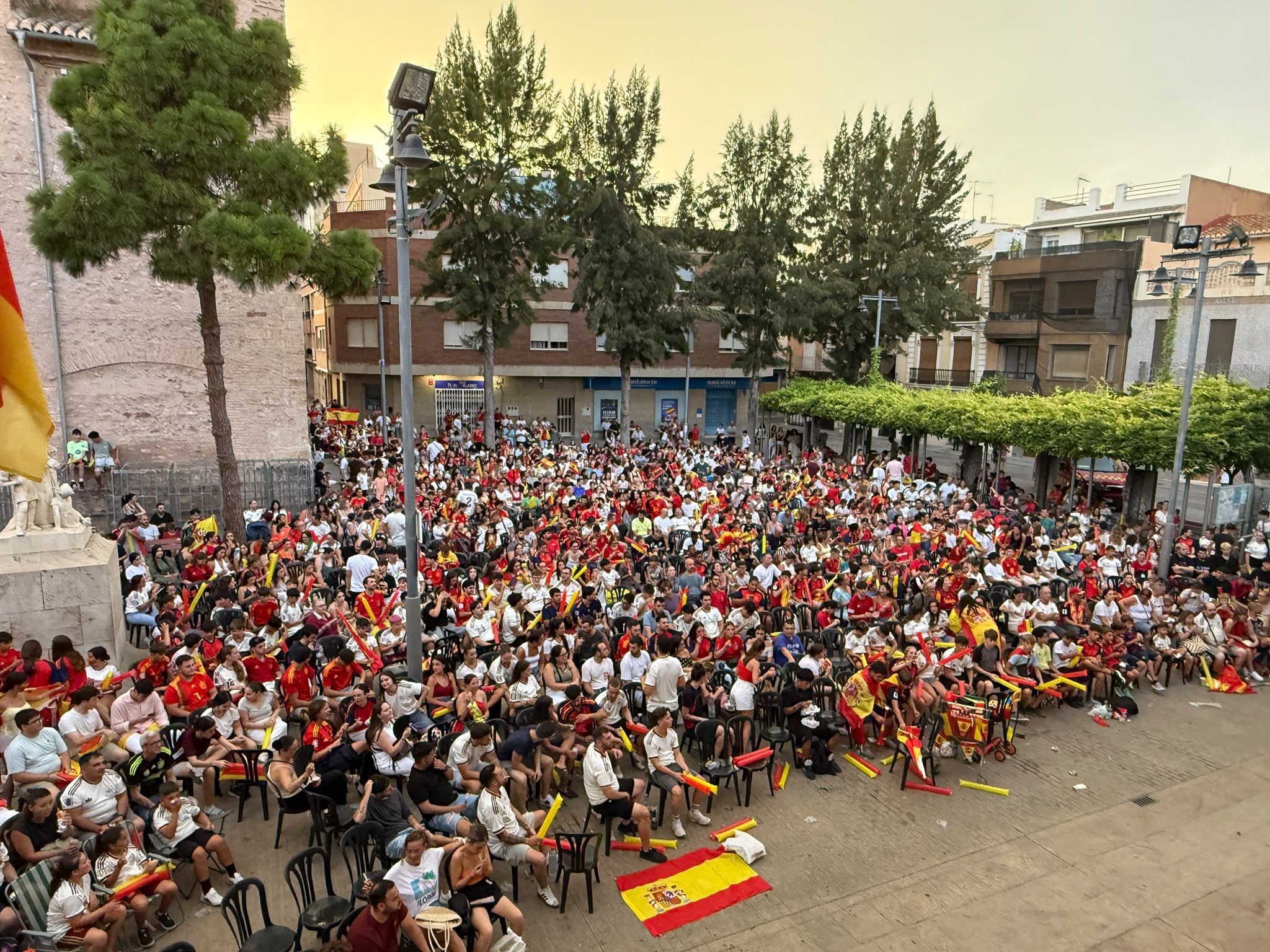 Pantalla gegant en la Plaça Constitució per a la final del Mundial Pantalla gegant en la Plaça Constitució per a la final del Mundial
