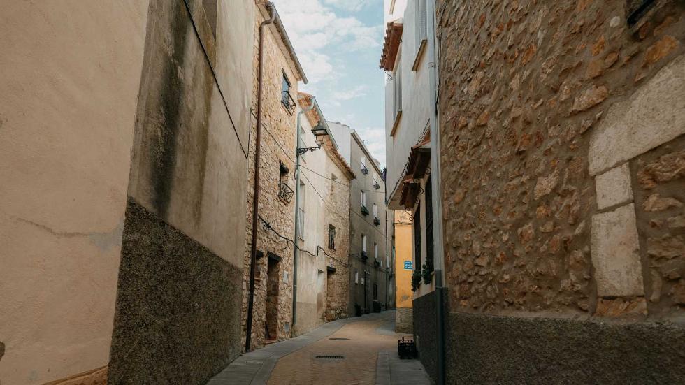 Calle de un pequeño pueblo en la Comunitat Valenciana Calle de un pequeño pueblo en la Comunitat Valenciana