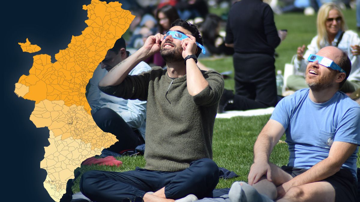Gente observando el eclipse Gente observando el eclipse
