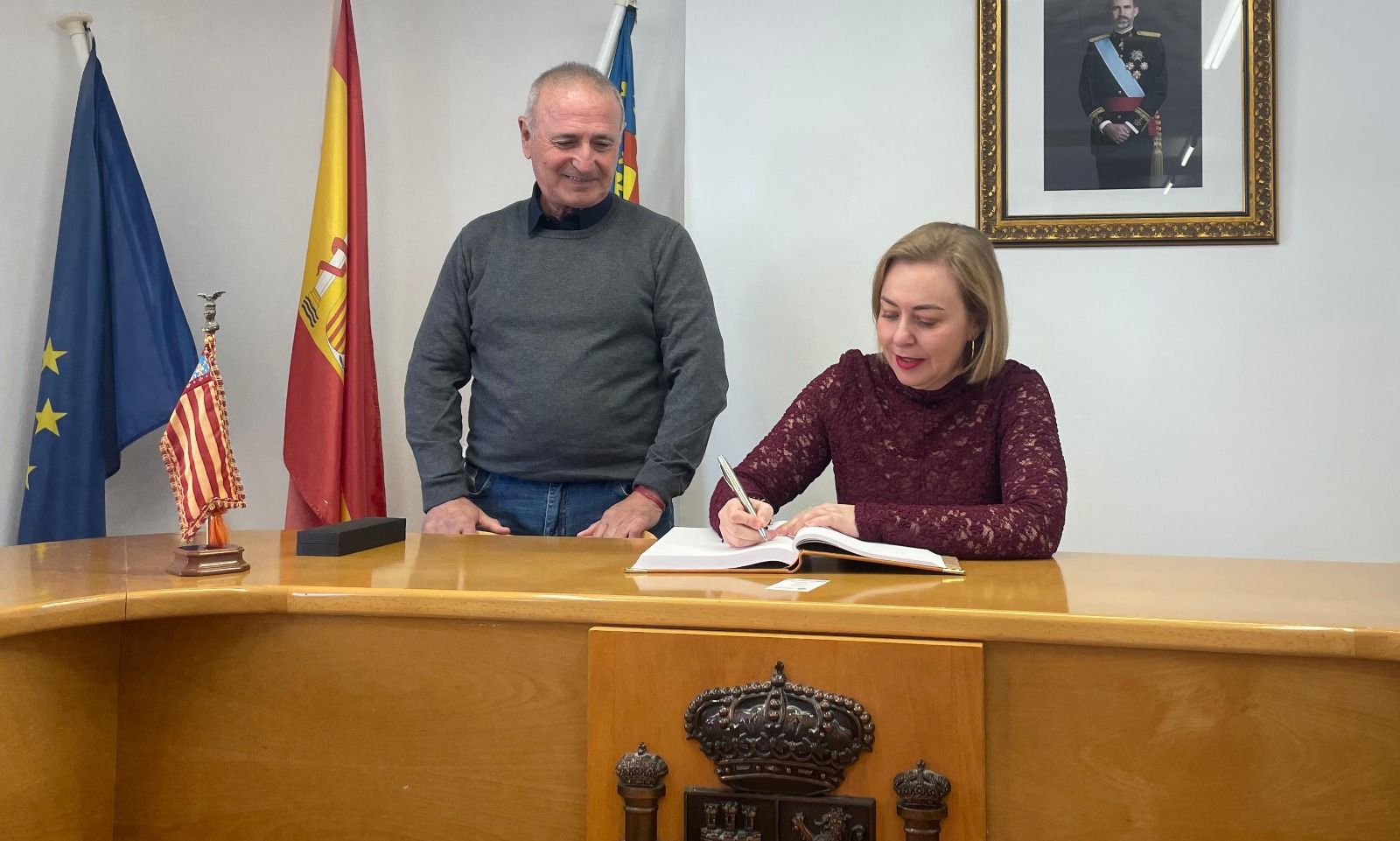 El alcalde de El Perelló, José Codoñer, y la vicepresidenta de la Diputació Natàlia Enguix El alcalde de El Perelló, José Codoñer, y la vicepresidenta de la Diputació Natàlia Enguix