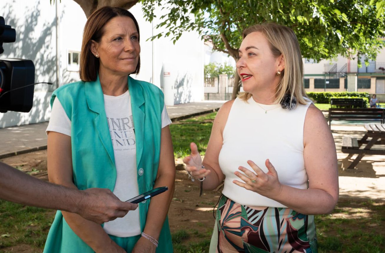 Cristina Fornet, alcaldessa de Piles, i Natàlia Enguix, vicepresidenta de la Diputació Cristina Fornet, alcaldessa de Piles, i Natàlia Enguix, vicepresidenta de la Diputació