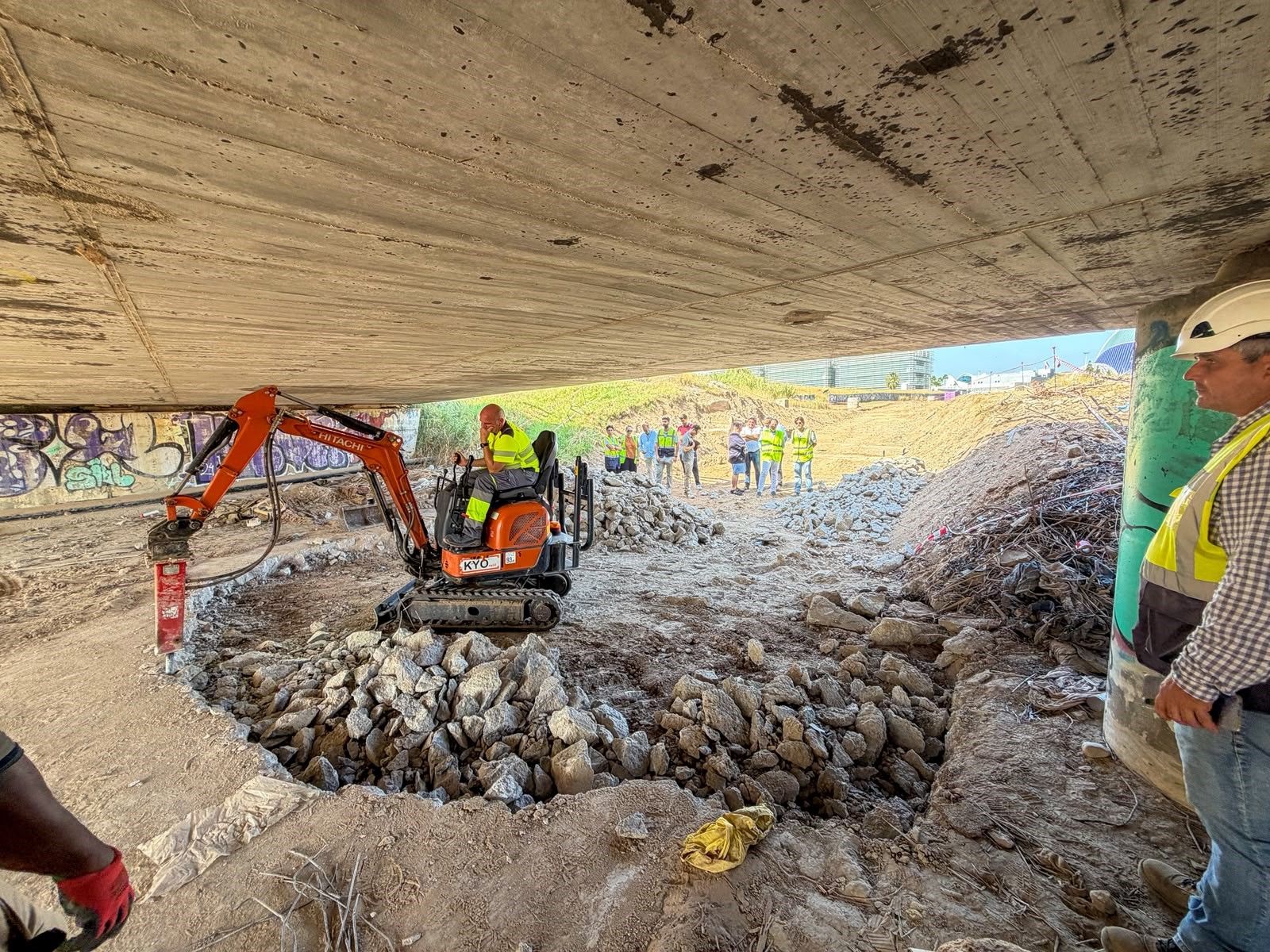 Obras en la pasarela que cruzará el Turia