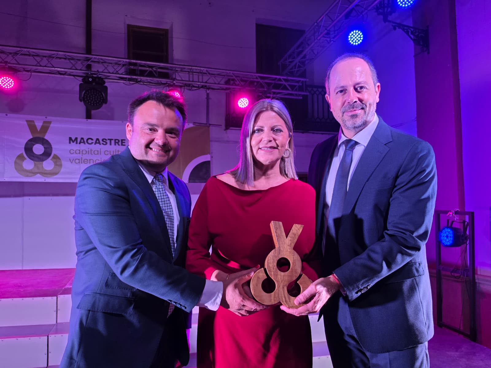 La Generalitat entrega a Macastre el distintivo de Capitalidad Cultural Valenciana 2025