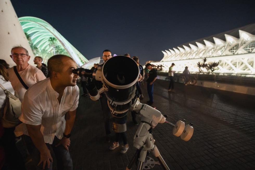 Telescopio en la Ciutat de les Arts i de les Ciències
