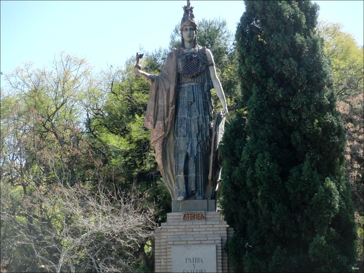 Escultura de Palas Atenea a València - Imatge de fallers.es
