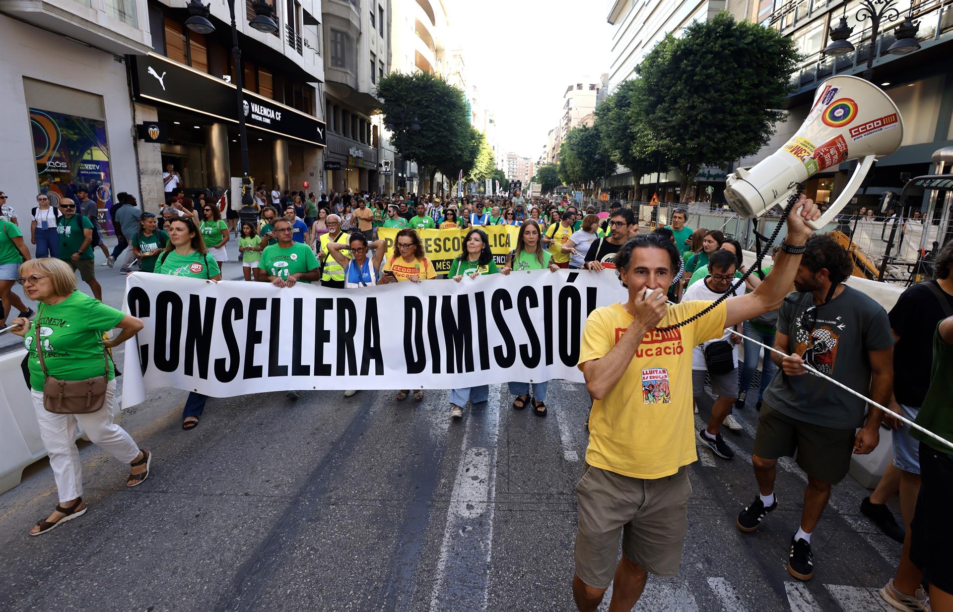 Docentes de la Comunitat Valenciana vuelven a salir a las calles (Foto: Rober Solsona - Europa Press) Docentes de la Comunitat Valenciana vuelven a salir a las calles (Foto: Rober Solsona - Europa Press)