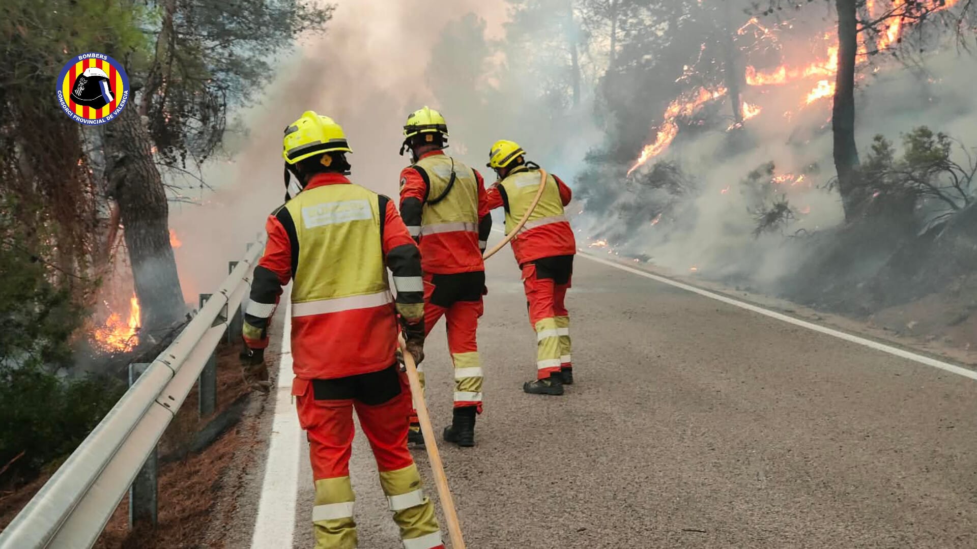 Trabajos de extinción en el incendio de Tuéjar Trabajos de extinción en el incendio de Tuéjar