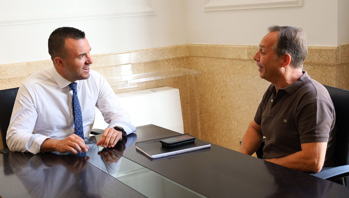 El president de la Diputacio, Vicent Mompó, visita Alborache