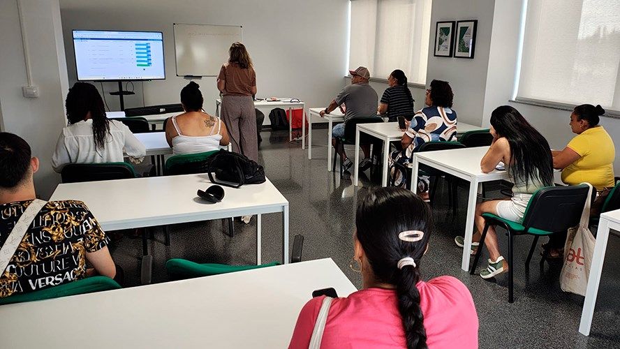 Sagunto forma a 15 personas en limpieza industrial Sagunto forma a 15 personas en limpieza industrial