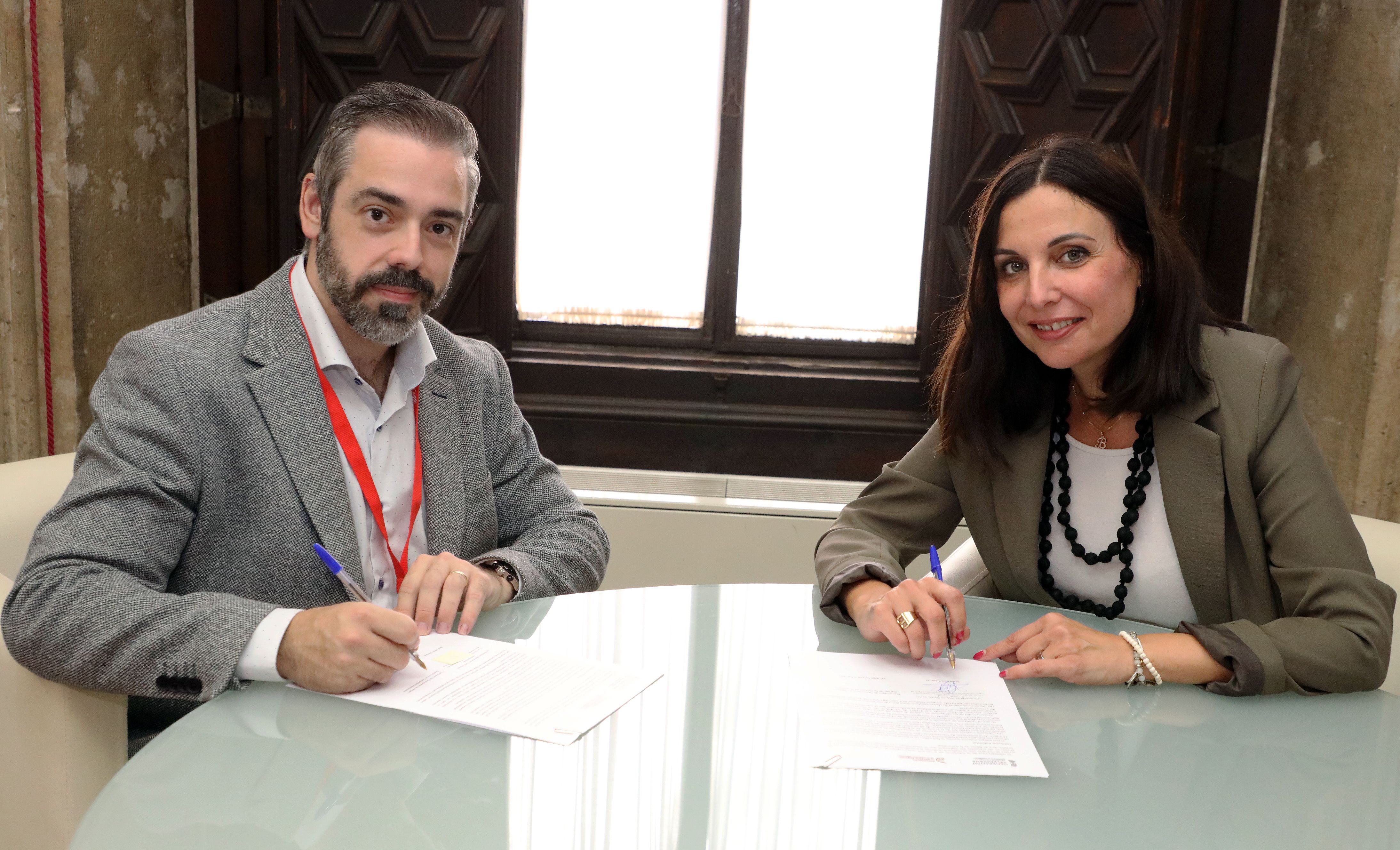 President de Mitjans, Santiago Calaforra, i la directora general de Comunicació Institucional, Belén Ríos President de Mitjans, Santiago Calaforra, i la directora general de Comunicació Institucional, Belén Ríos