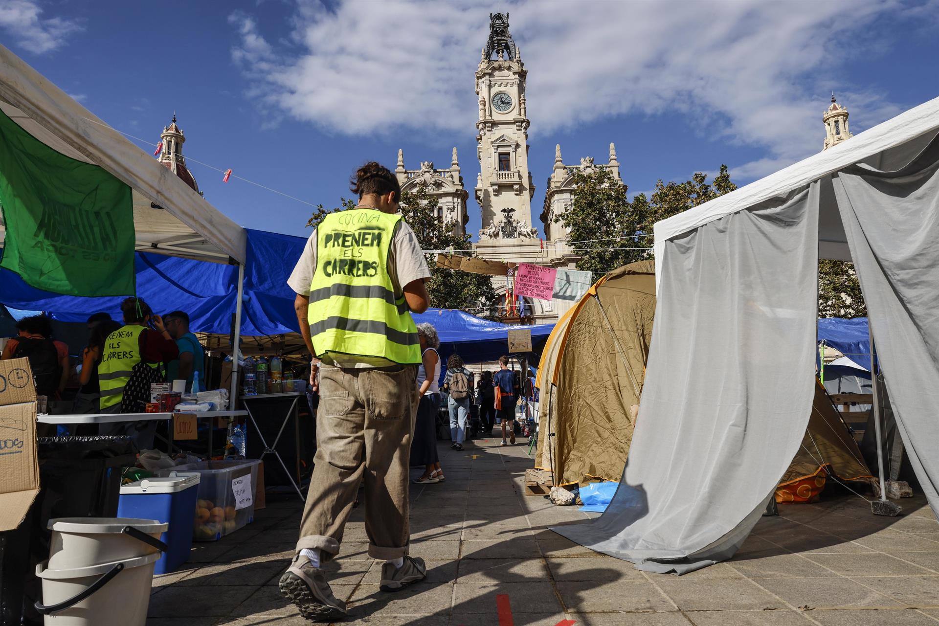 Acampada por la vivienda en Valencia Acampada por la vivienda en Valencia