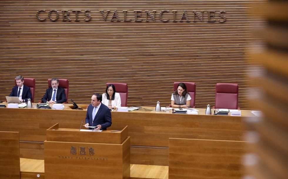 El president de la Generalitat, Juanfran Pérez Llorca, en Les Corts El president de la Generalitat, Juanfran Pérez Llorca, en Les Corts
