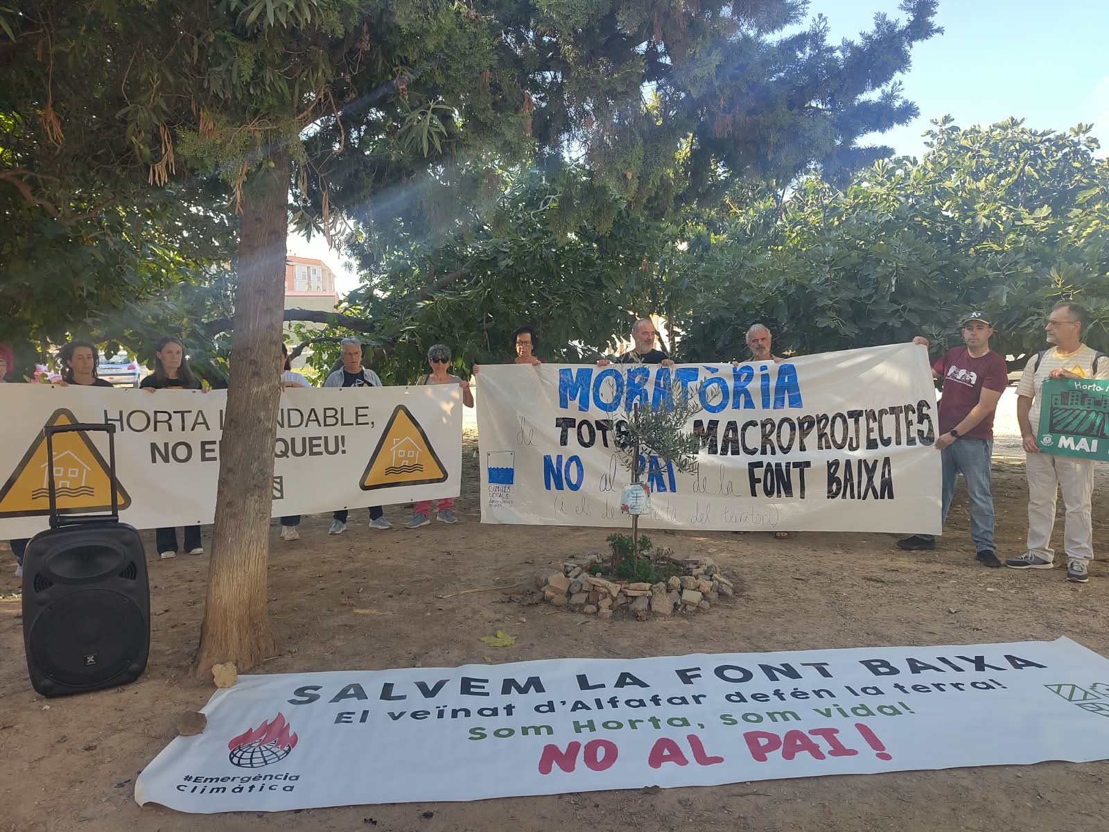 Concentració pel projecte urbanístic de la Font Baixa