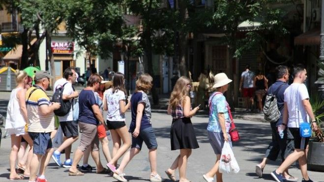 Grupo de turistas en la ciudad de València