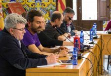 Comeig, concejal de Medi Ambiente, en el centro, en el pleno del jueves